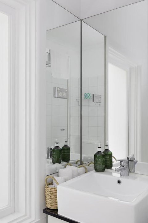 MAC St Kilda Acland By Melbourne Apartment Collection - Winery Find 3