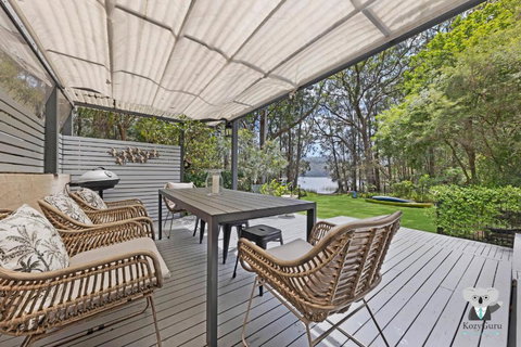 MacMasters Beach Lake House Stroll To Beach - Winery Find 1