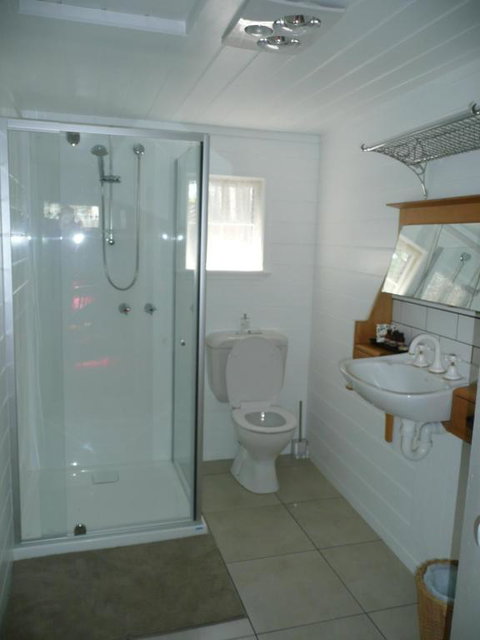 Madam Saddler - On Fraser Clunes - Winery Find 3