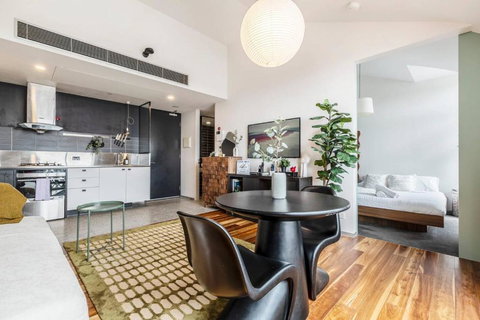 Made On Moor - Boutique Fitzroy Fusion - Winery Find 3