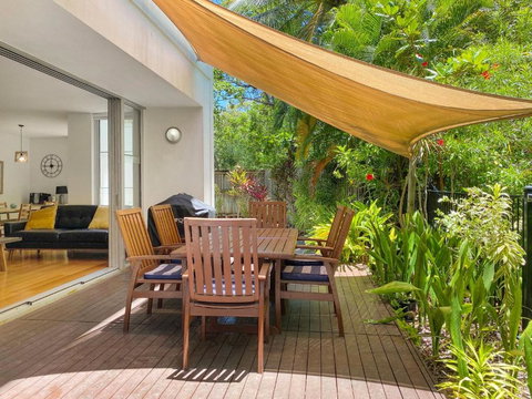 Maggies Beachfront Apartment 9 - Winery Find 1