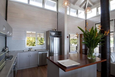 Magic Beach House - Absolute Beachfront - Winery Find 2