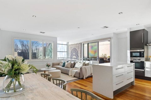 Magnificent Moet! - Winery Find 0