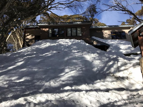 MAGNIFICENT SKIING ON MOUNT BULLER - Winery Find 1