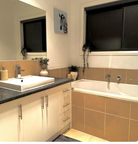 Mahzan Room 6 - Winery Find 3