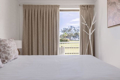 Main Beach Apartments - Winery Find 1