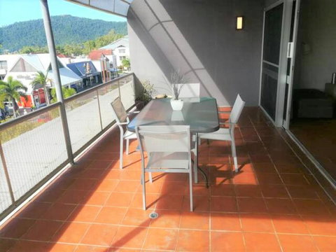 Main Street-Ailrie Apartment - Winery Find 1