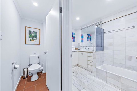 Main Street-Ailrie Apartment - Winery Find 3