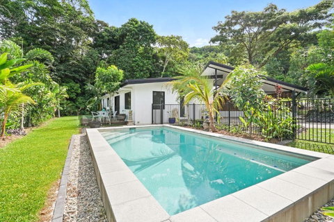 Maison Daintree - Mount Whitfield View - Winery Find 0
