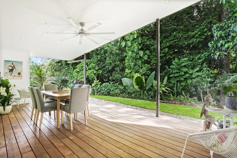 Maison Daintree - Mount Whitfield View - Winery Find 3