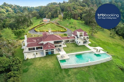 Maleny Chateau 5 Bed , Pool, Country Experience, Creek, Gym - Winery Find 0