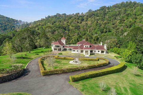 Maleny Chateau 5 Bed , Pool, Country Experience, Creek, Gym - Winery Find 2