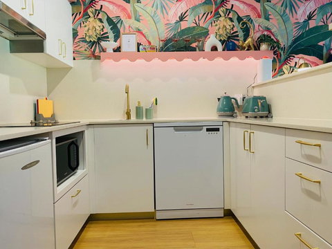 Manly Vibes - Fabulous Design With Gym, Sauna, Streaming, Right Opposite Wharf & Beach - Winery Find 2