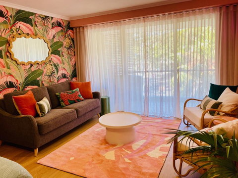 Manly Vibes - Fabulous Design With Gym, Sauna, Streaming, Right Opposite Wharf & Beach - Winery Find 3