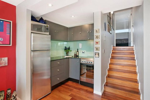 Manlybeachonline.com713 At The Beach - Winery Find 1