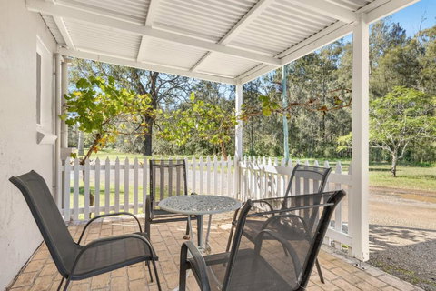 Madigan Cottages - Settlers Cottage - Winery Find 2