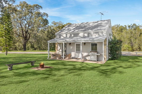 Madigan Cottages - Settlers Cottage - Winery Find 1