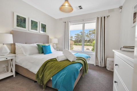 Mid Century 4 Bedroom Getaway In Barossa Vineyard - Winery Find 1