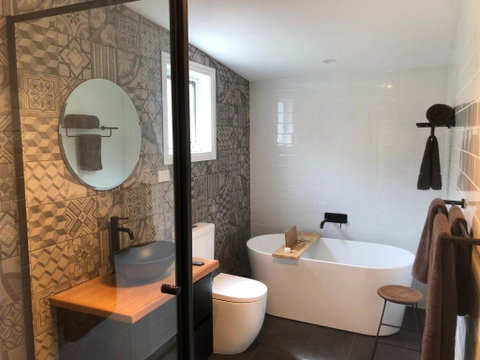 Mole Creek Hideaway - Winery Find 1