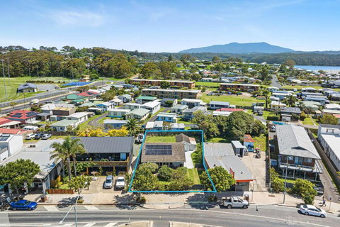 Narooma Lighthouse Cottage - 74 Princes Highway Narooma - Winery Find 1