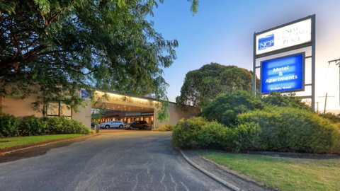 New Crossing Place Motel - Winery Find 0