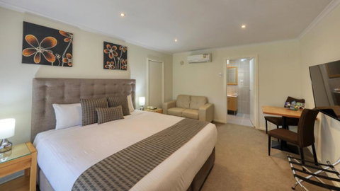 New Crossing Place Motel - Winery Find 1