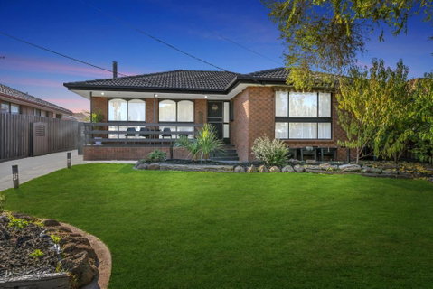 Newly Renovated House Near Melbourne Airport - Winery Find 2