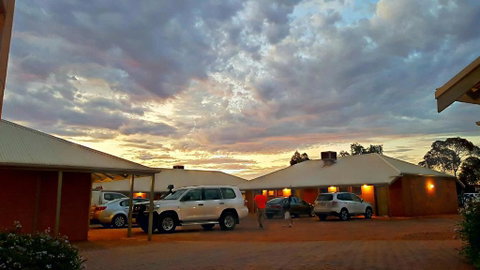 Mud Hut Motel - Winery Find 1