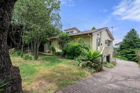 Narrow Neck Hideaway & Studio - Winery Find 0