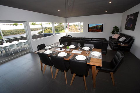 Nelson Victoria Luxury Holiday Accommodation - Winery Find 0