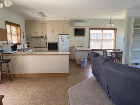 Nevah Barc - Ardrossan - Winery Find 2