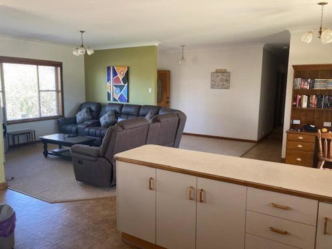 Nevah Barc - Ardrossan - Winery Find 3