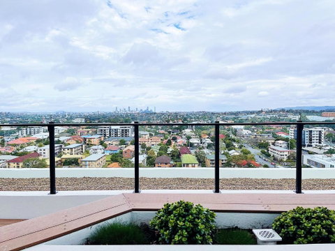 New Apartment Close To Westfield And Hospital - Winery Find 1