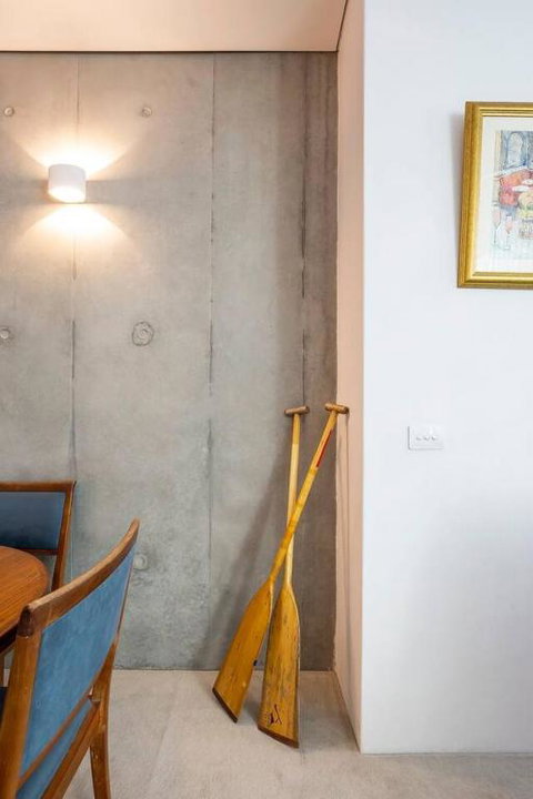 New York Warehouse Style In A Modern Passive House - Winery Find 3