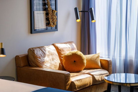 Oaks Melbourne St Kilda Road Hotel - Winery Find 3