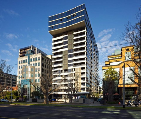 Oaks Melbourne St Kilda Road Hotel - Winery Find 0