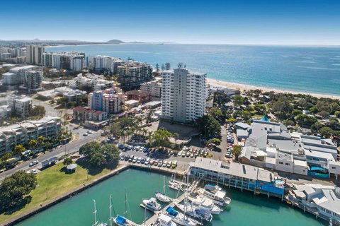 Newport Mooloolaba Apartments - Winery Find 3