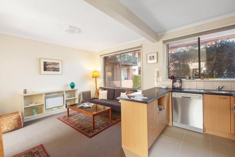 Northcote Charm Spacious And Quiet Suburban Stay - Winery Find 0