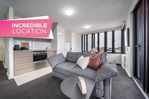 Obsidian On Flinders St 1BR Designer East End - Winery Find 0