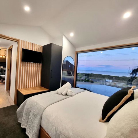 Ocean Breeze Homestays 1 - Winery Find 3