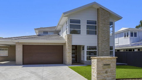 Ocean Breeze - Umina Beach - Winery Find 0