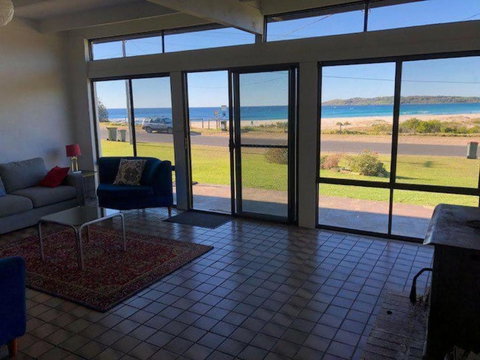 Ocean Front On Malibu - Winery Find 2