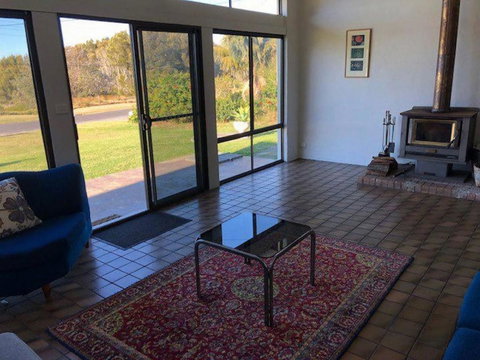 Ocean Front On Malibu - Winery Find 3