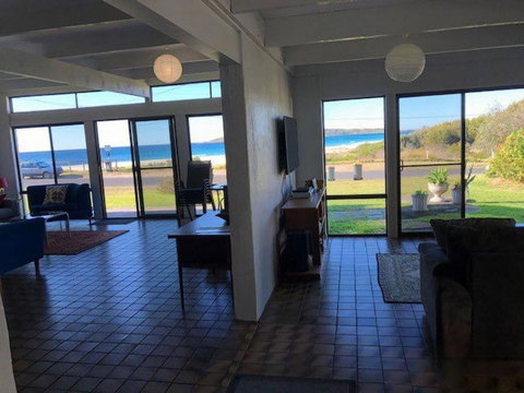 Ocean Front On Malibu - Winery Find 0