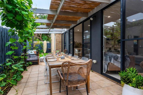 Ocean Grove - Fireplace, Wineries, Cafes, Bars, Surf - Winery Find 3