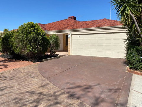 Ocean Keys Family Accommodation - Winery Find 0