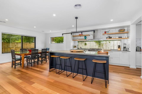 Ocean Oasis On Kenneth - Winery Find 1