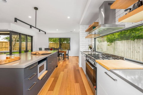 Ocean Oasis On Kenneth - Winery Find 2