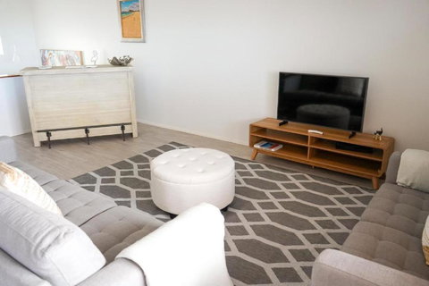 Oasis 2 On Eden - Winery Find 2