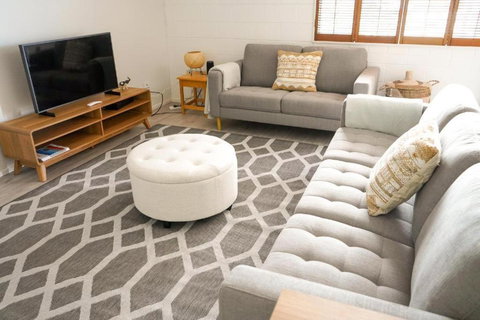 Oasis 2 On Eden - Winery Find 3